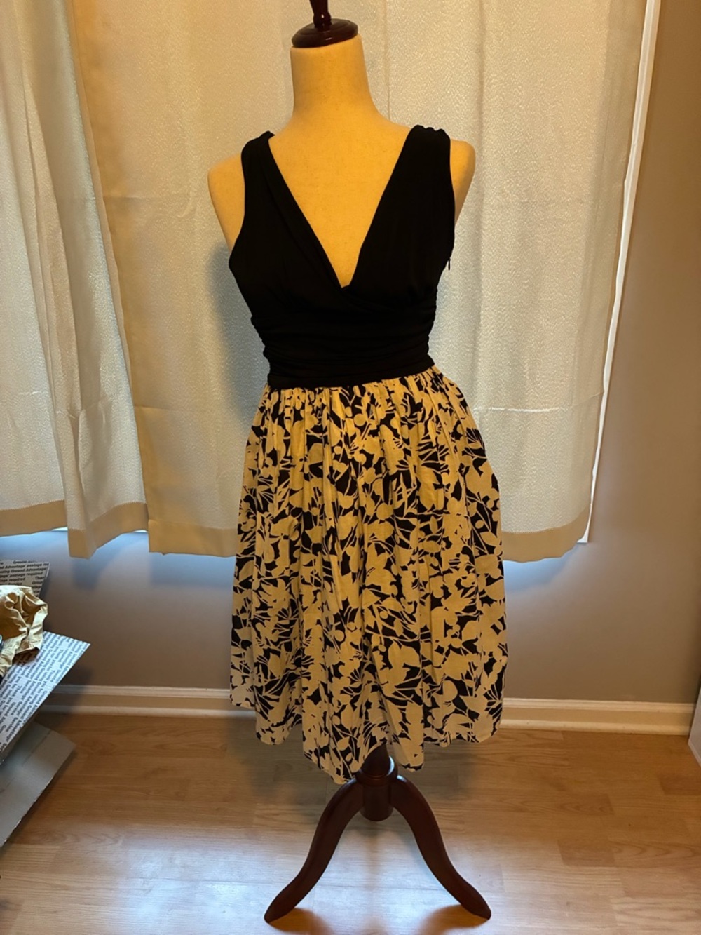 London Times Black and Cream Floral Midi Dress size 12